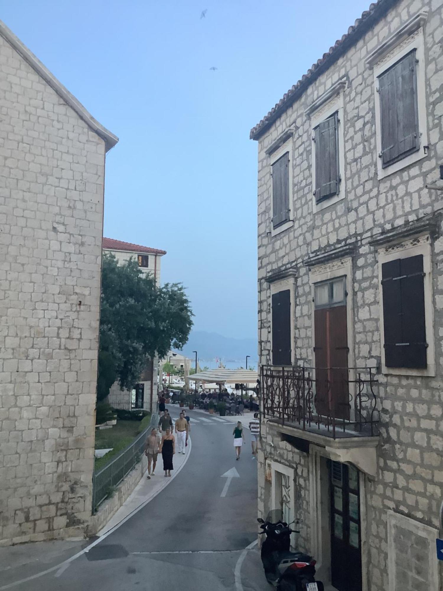 Portside Apartment Kaštela 外观 照片